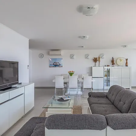 Ap 4+2 In One Of The Luxury Building In * Omiš