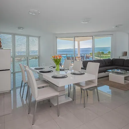 Apartment Ap 4+2 In One Of The Luxury Building In Omiš