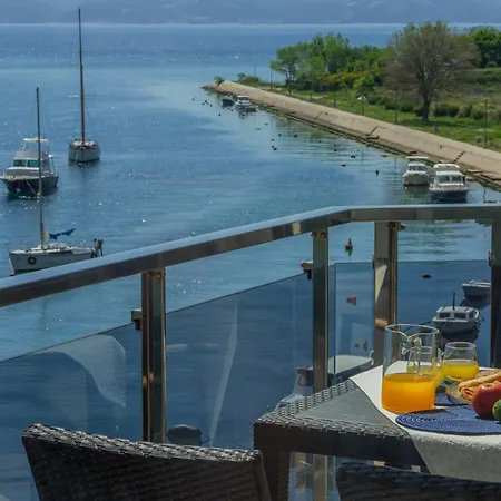 Ap 4+2 In One Of The Luxury Building In Apartment Omiš