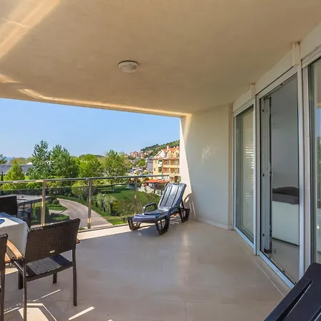 Ap 4+2 In One Of The Luxury Building In Apartament